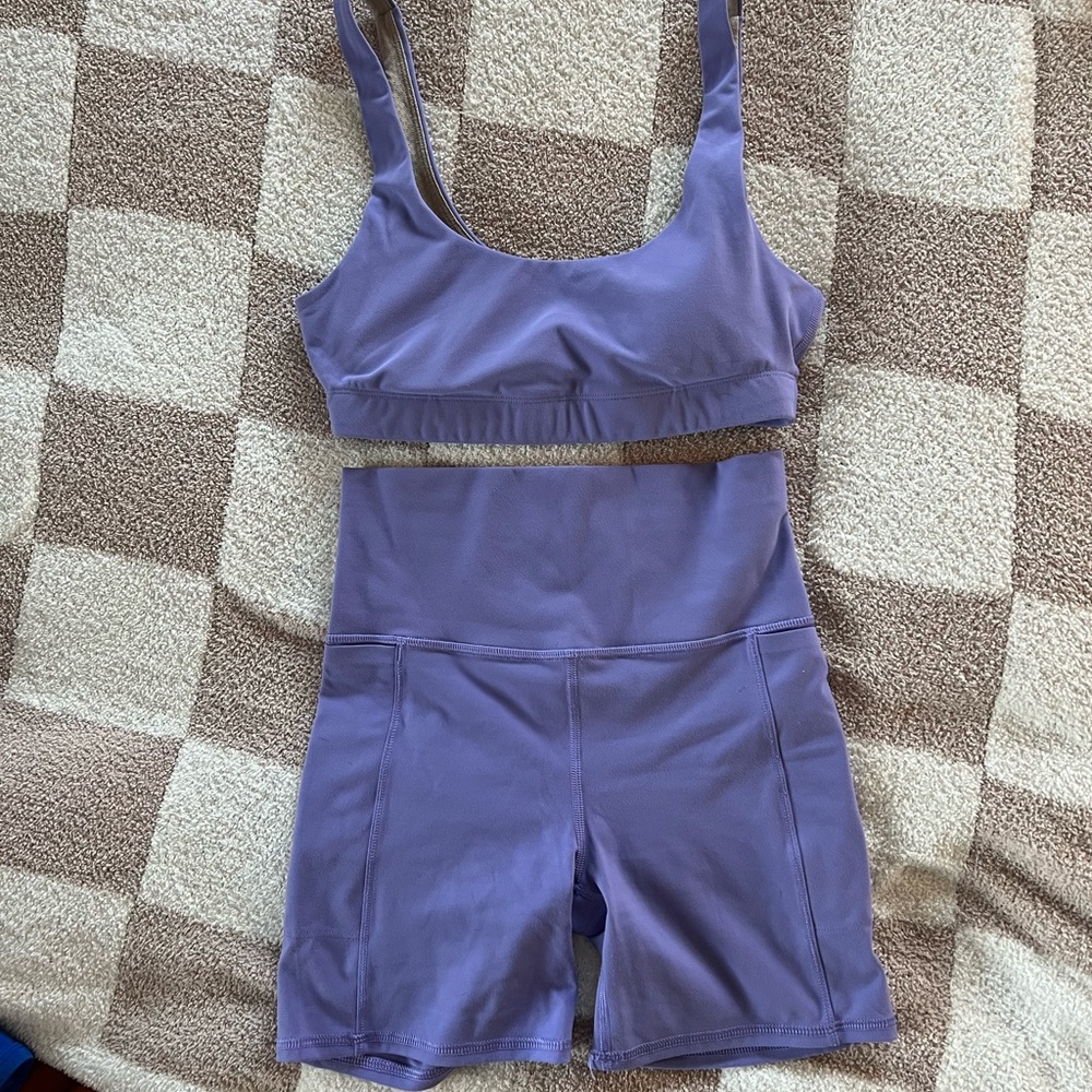 Vuori Daily Bra & Studio Biker Short XS Set